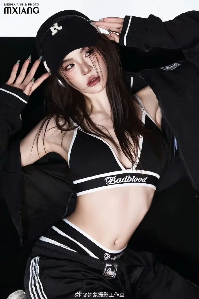 我是女王下载角色设计原画